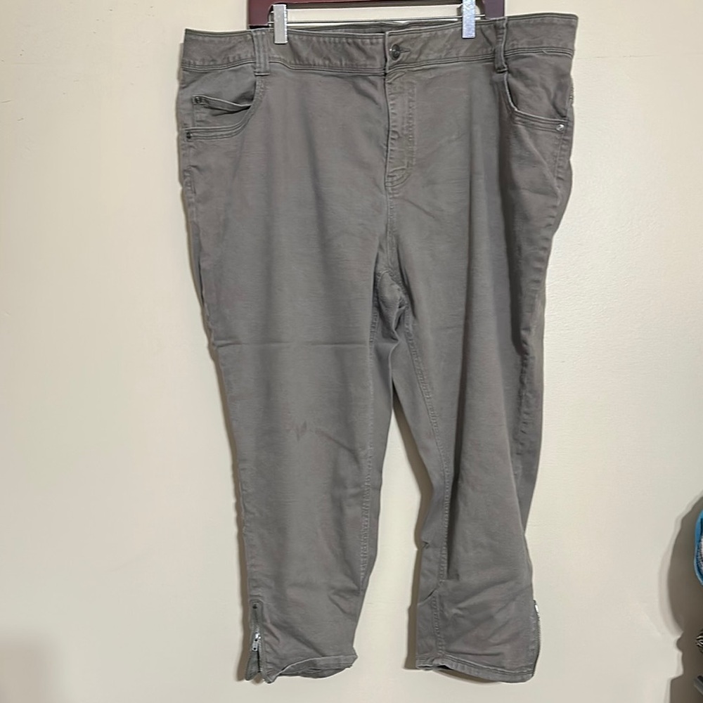Women’s Gray/dark khaki ankle Pants